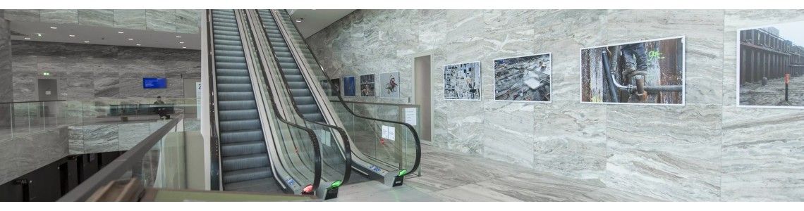 Sistema di binari per quadri da soffitto